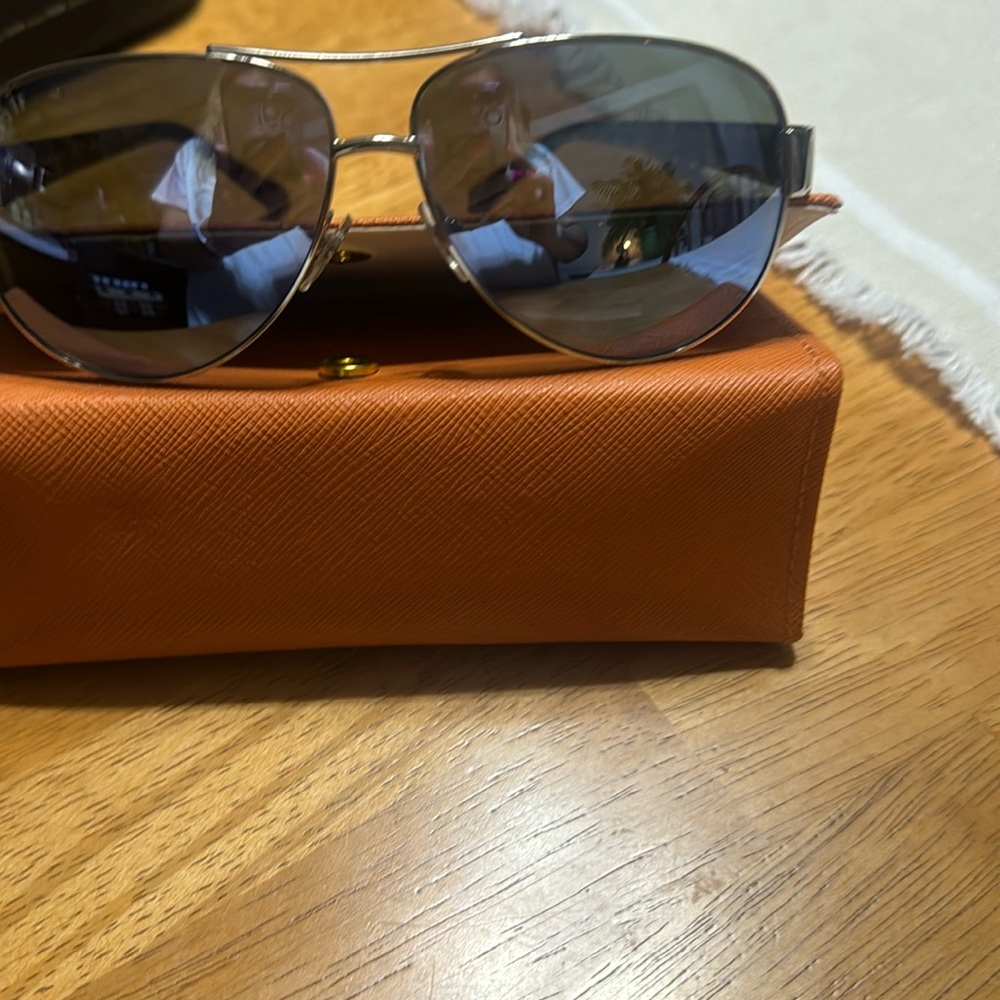 Tory Burch sunglasses excellent condition